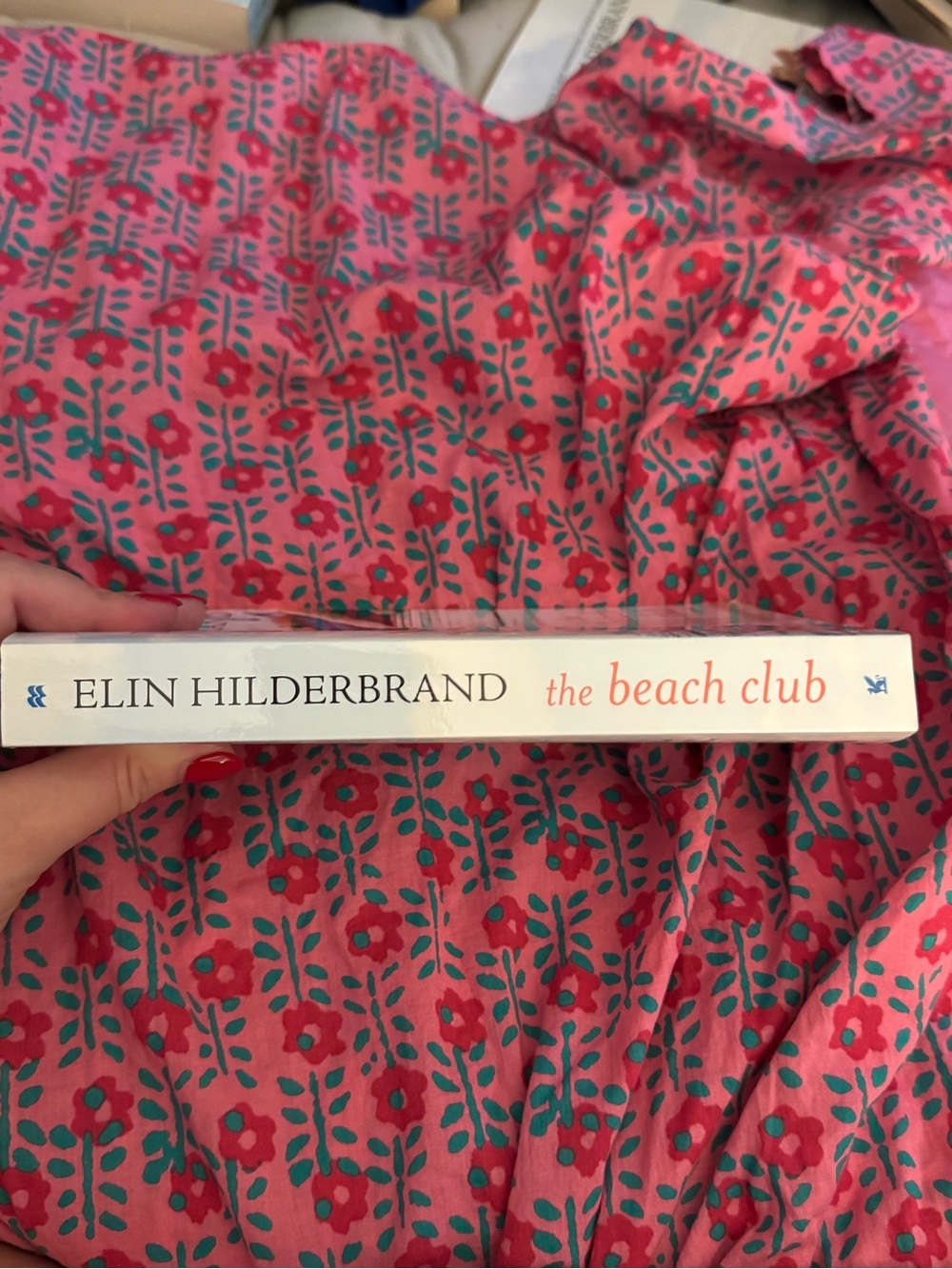 Elin Hilderbrand - The Beach Club (Paperback) like new** - Picture 4 of 5